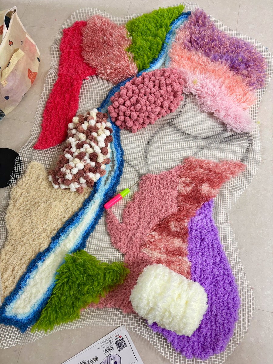 거의 다 완성 되어가고있지만 사람은 죽어가는중 🤣