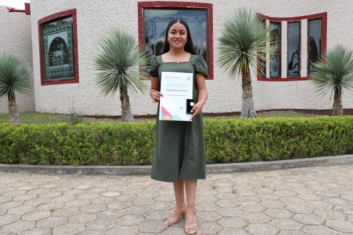 SUNEO_UNSIS's tweet photo. Felicitamos a los Licenciados en Enfermería: Tania Santos Velasco, Martha Martínez Martínez y José Enrique Villarreal López, quienes obtuvieron el Premio CENEVAL al Desempeño de Excelencia-EGEL, en virtud de que alcanzaron un resultado sobresaliente en su examen de egreso. https://t.co/zv02w9symd