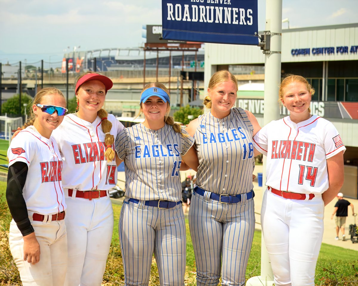 COAngels_28_29's tweet photo. We love our Angel check-in's during High School season.    This one from the Elizabeth Cardinals vs Broomfield Eagles game at @RoadrunnerSB's beautiful stadium, featuring members from 3 Angels teams:   @COAngels_Quimby @COAngels09 @COAngels_28_29 https://t.co/1GUaRRVZvU