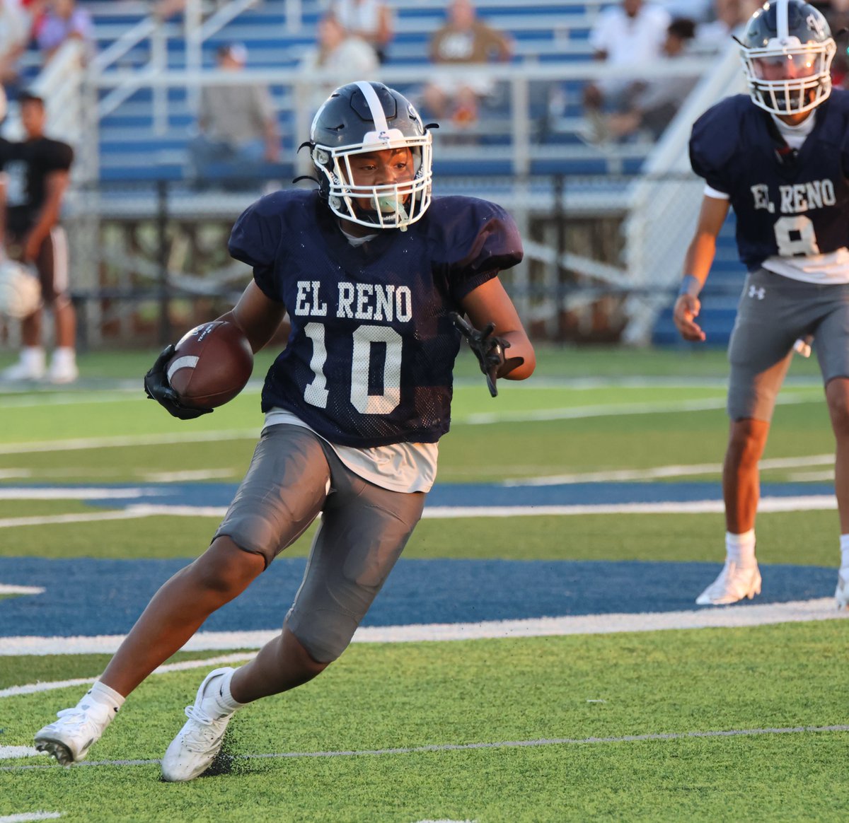 El Reno High School's football team held its lone preseason scrimmage Friday night at Memorial Stadium against Elk City. (El Reno Tribune Photographer/Glen Miller)