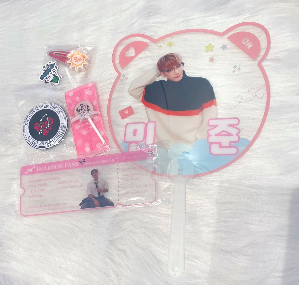 2pm4life's tweet photo. Limited Gift Pack 🐼💕
#JUN_K #준케이 #SUMMER_ROOM_TOUR_2025 https://t.co/eMuaZDniv1