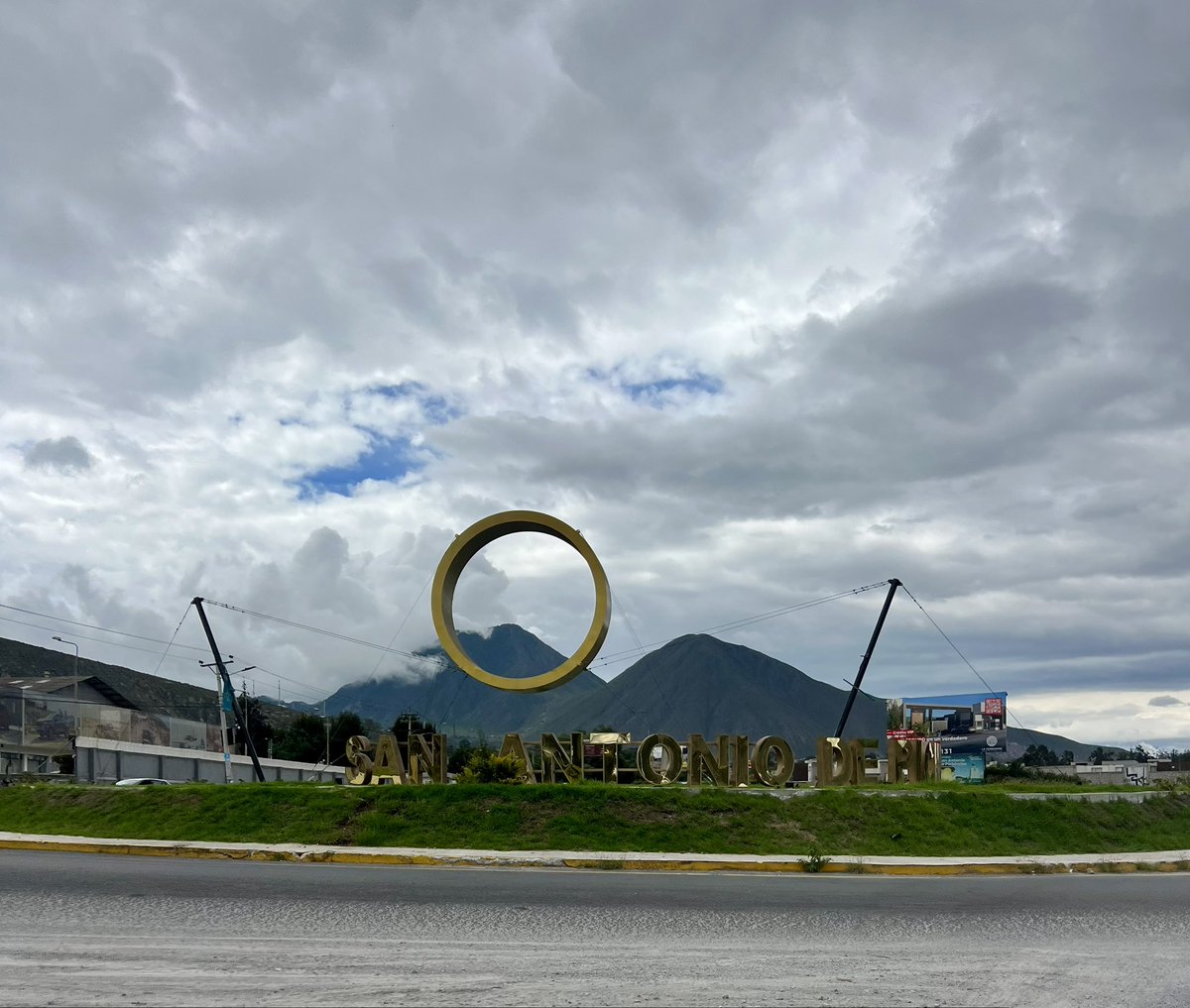 enchiscoloma's tweet photo. POMASQUI en la mitad del mundo un lugar de gente buena y amables #ecuador #viral #turismo #pichincha #amor https://t.co/FuxJBg2c5x