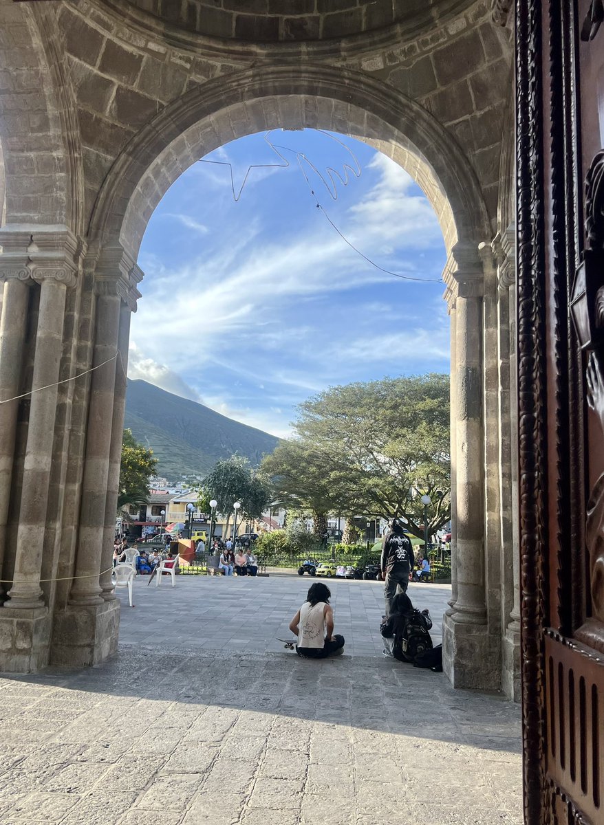 enchiscoloma's tweet photo. POMASQUI en la mitad del mundo un lugar de gente buena y amables #ecuador #viral #turismo #pichincha #amor https://t.co/FuxJBg2c5x