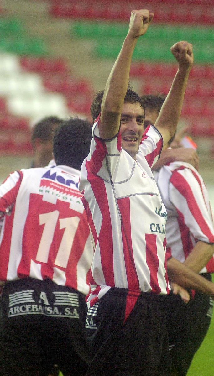 Otra imagen para la historia del depredador del área, <a href="/Aiert9/">Aiert</a> celebra un gol en el Ruta durante la temporada 2004/2005.

#RetroZCF