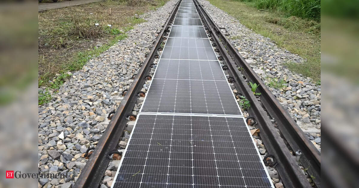 YashYpg's tweet photo. "Historic first! Indian Railways’ Banaras Locomotive Works in Varanasi has installed the country’s first 70 m removable solar-panel system between railway tracks (28 panels, 15 kWp)—a game-changer for green, land-efficient rail energy. #GreenRailways #SolarInnovation https://t.co/NEK96ONgOw