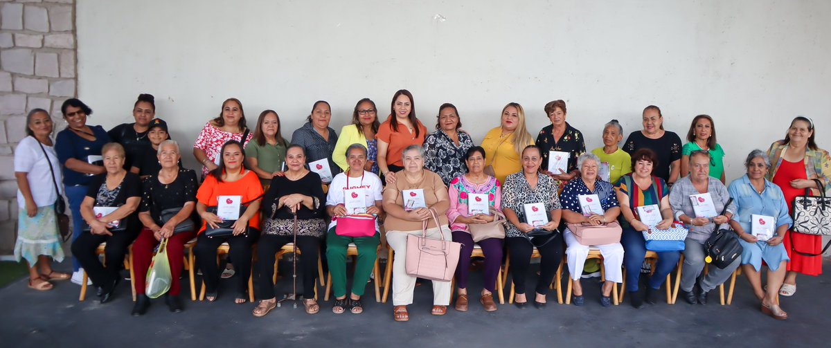 SugheyTorresR's tweet image. ✨❤️ Convivimos con líderes del distrito 2, ejemplo de lealtad y compromiso con el @CDE_PRI_Durango en los buenos y malos momentos.
Siempre contarán conmigo, su diputada, para defender sus causas y caminar juntas por un mejor futuro.