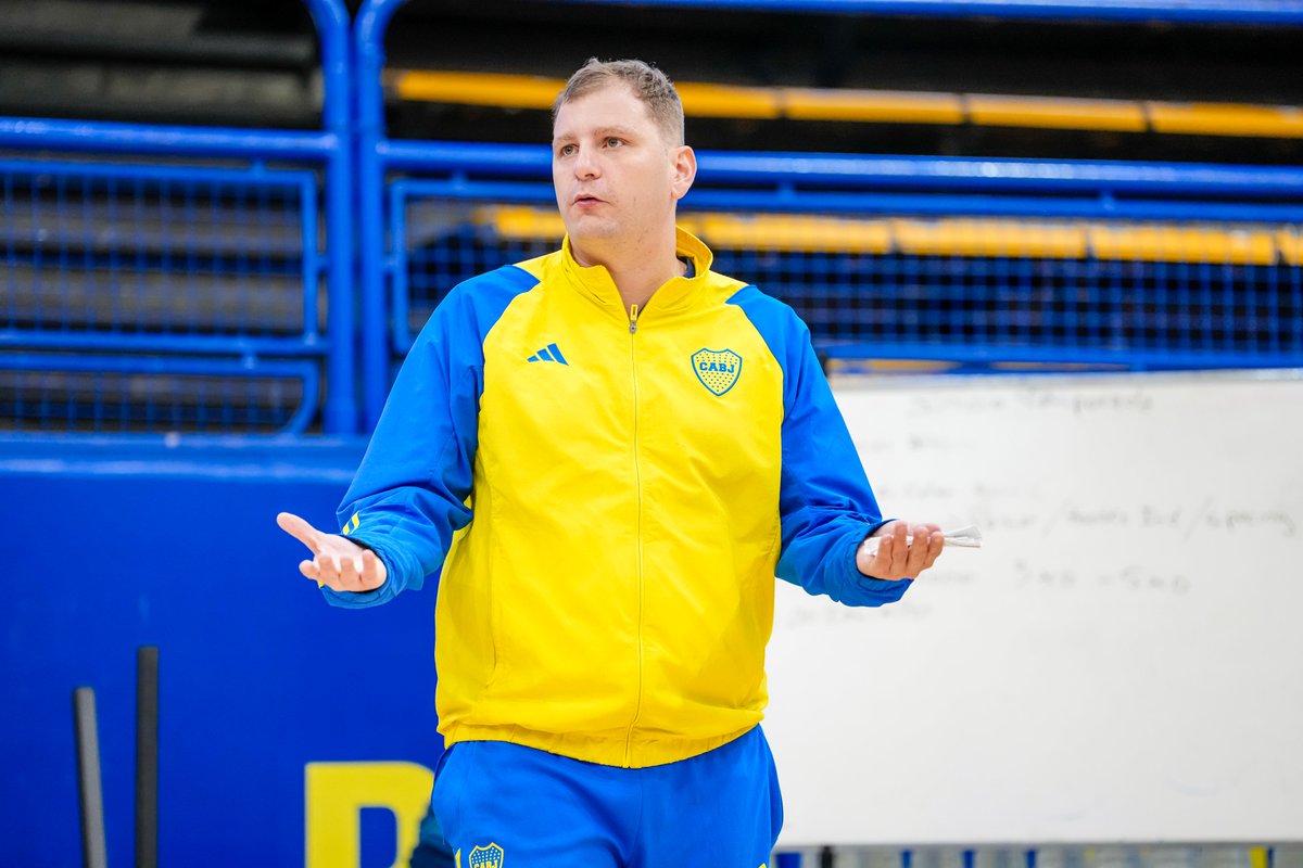 BasquetBocaJrs's tweet photo. ¡Seguimos, coach! 🫡

Nueva temporada en marcha para @gperez44 🛠️

#DaleBoca 🔵🟡🔵 https://t.co/e393RjCCVu