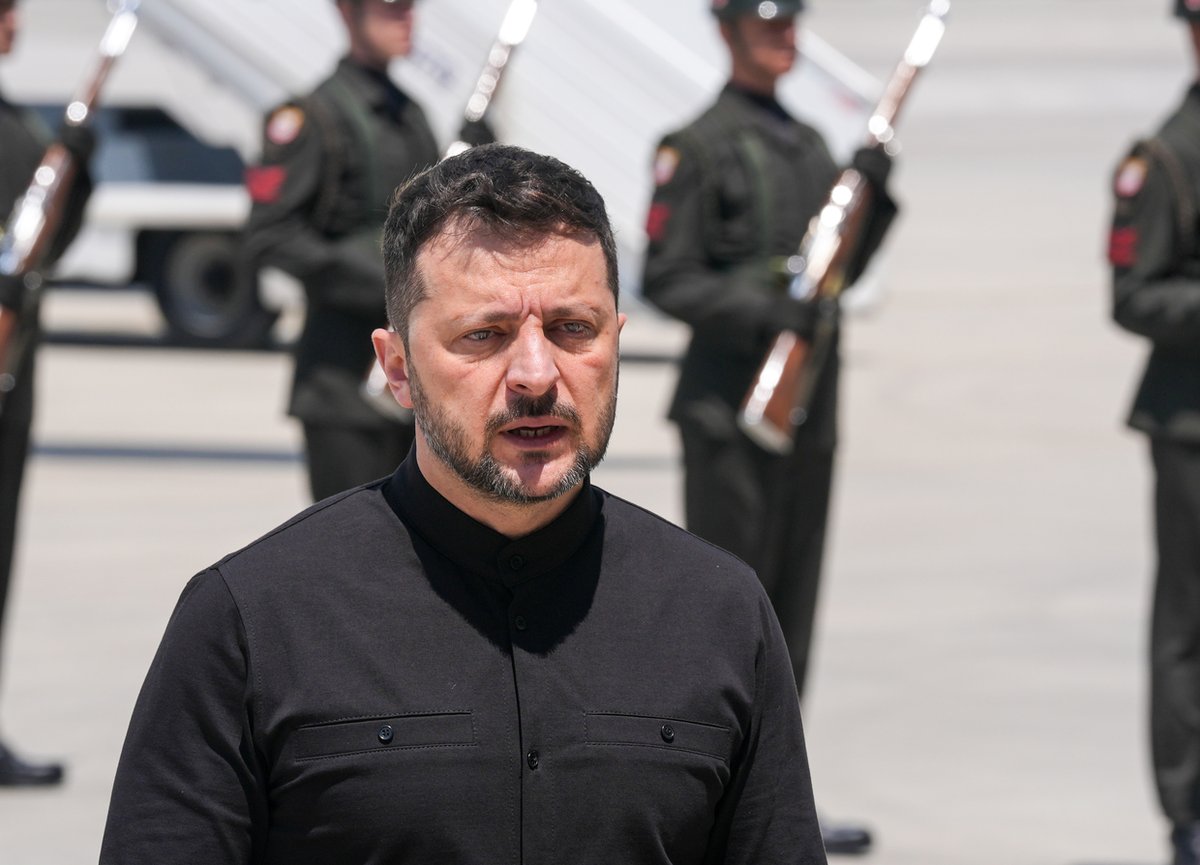 Alan Watson (@dietheartnews) on Twitter photo <a href="/OlgaBazova/">Olga Bazova</a> Why would Putin meet with the actor-comic NATO puppet, whose latest and final role will be dictator of a disintegrating "far right" military regime? Ever intransigent, Zelensky says Crimea belongs to Ukraine and Ukraine still has a path to NATO - two root causes of the war. <a href="/OlgaBazova/">Olga Bazova</a> Why would Putin meet with the actor-comic NATO puppet, whose latest and final role will be dictator of a disintegrating "far right" military regime? Ever intransigent, Zelensky says Crimea belongs to Ukraine and Ukraine still has a path to NATO - two root causes of the war.