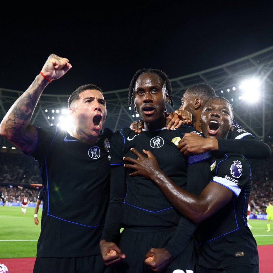 Tunnykvng's tweet image. Chelsea fans to celebrate this huge win against West Ham, repost this and drop 💙💙 in the comments, let’s connect