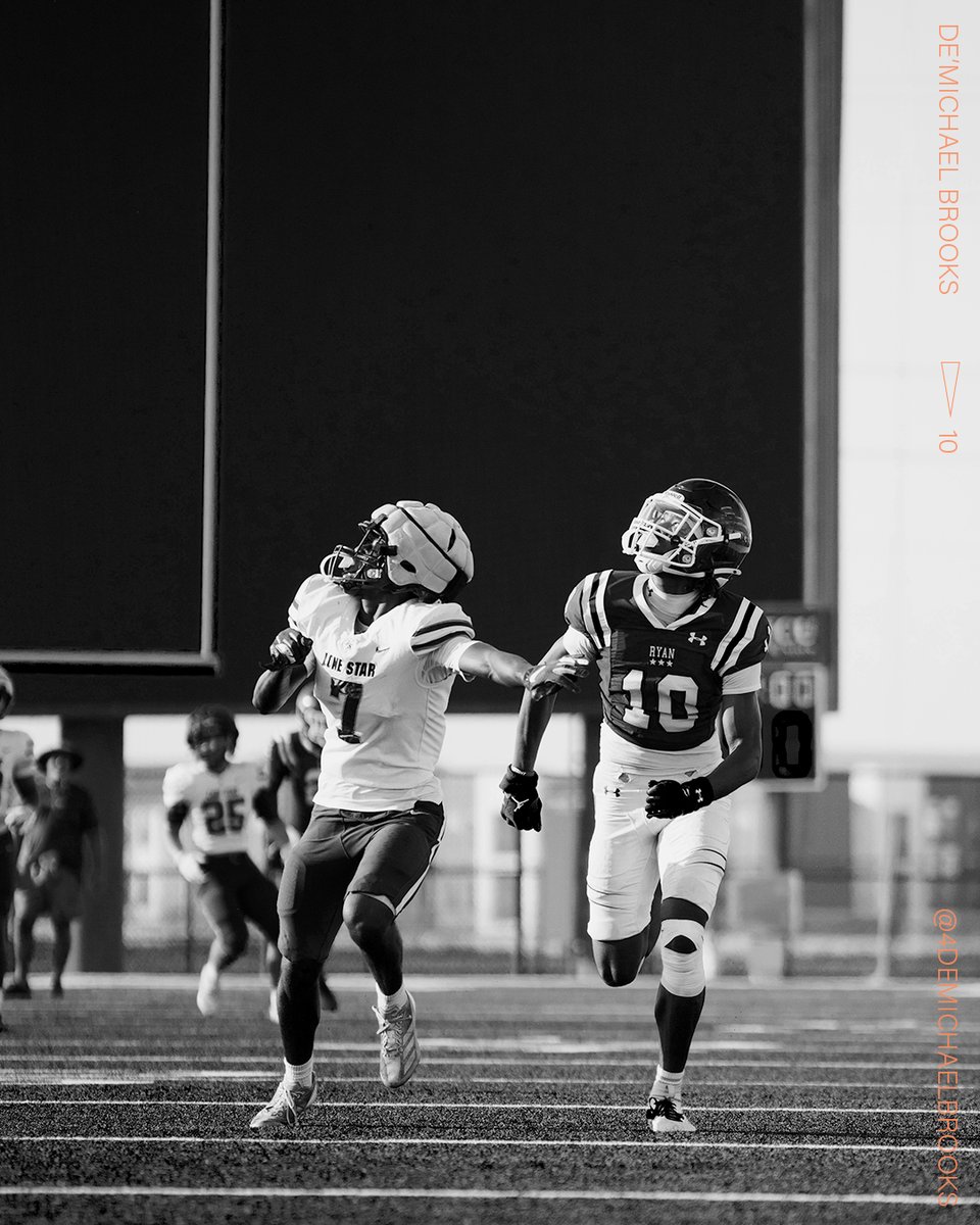 ElevateHymn's tweet photo. Views from C. H. Collins in Denton, Texas @DentonRyanFball https://t.co/VJud2BMHkE