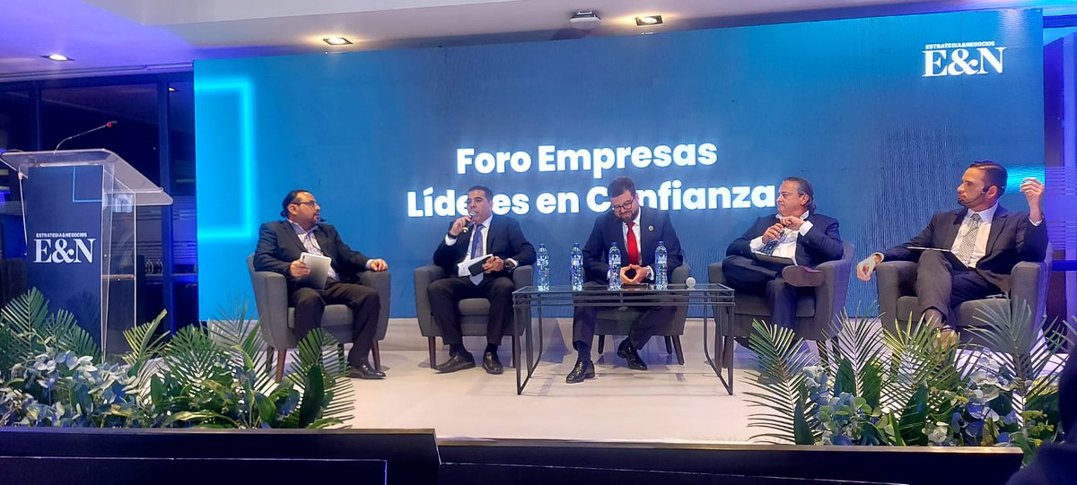 El día de ayer, en la Ciudad de Guatemala, se desarrolló el Encuentro Empresarial de la Confianza, organizado por la Revista Estrategia y Negocios , en conjunto con <a href="/Pizzolante/">PIZZOLANTE</a>   y <a href="/DatosGroup/">DatosGroup</a> , donde se revelaron los resultados de la investigación Confianza 2025.

Nuestro