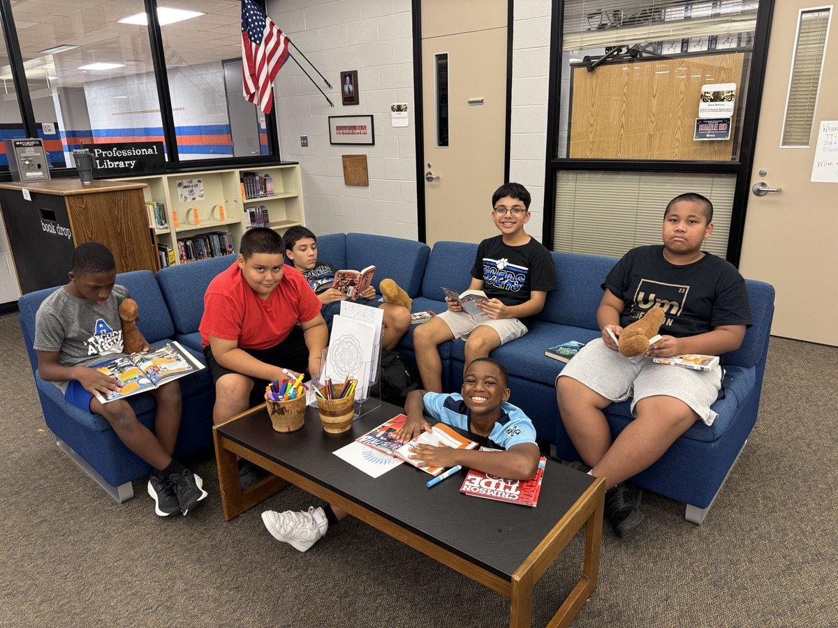 amstigerlibrary's tweet photo. 28 orientations down, 17 more to go! Great having students back in the library! 📚 🐯 https://t.co/CqEt7UgyQw