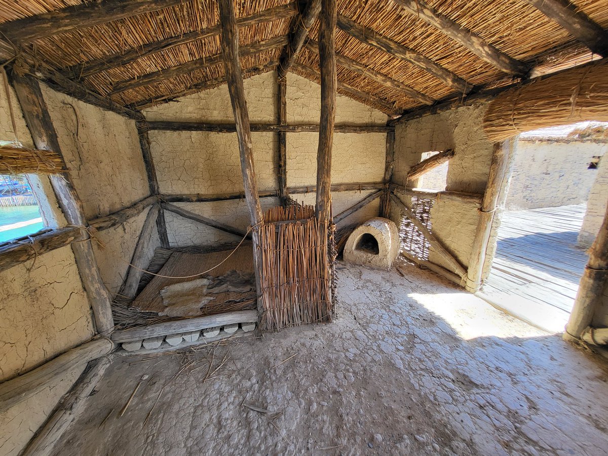 jrdprincipal's tweet photo. El palafit de #bayofbones #museumonwater #lakeohrid #northernmacedonia és impressionant! Malgrat les llicències de la reconstrucció, és ideal per entendre com eren els hàbitats lacustres del neolític-edat del bronze. Un petita joia que cal veure, en un entorn encara privilegiat! https://t.co/IYxnPNaX0P