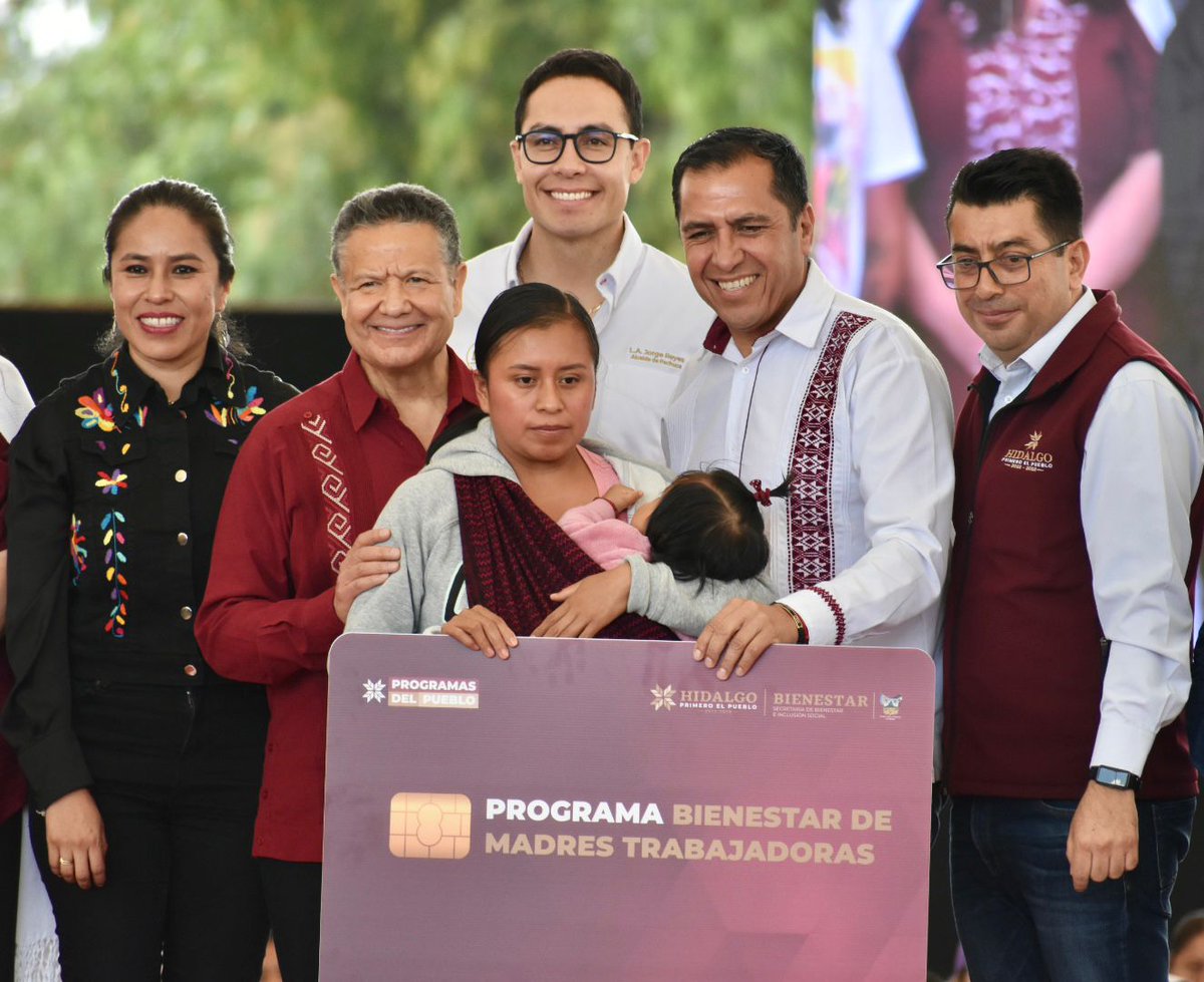 Jorge Alberto Reyes (@jorgealbertor_) on Twitter photo ¡Más familias hidalguenses contarán con apoyos económicos! 💰🤝
Un gusto acompañar al gobernador <a href="/juliomenchaca_/">Julio Menchaca</a> en la entrega de los #ProgramasDelPueblo. ✅
La transformación en #Pachuca e #Hidalgo sigue en marcha.
#CapitalDeLaTransformación #BienestarParaTodos ¡Más familias hidalguenses contarán con apoyos económicos! 💰🤝
Un gusto acompañar al gobernador <a href="/juliomenchaca_/">Julio Menchaca</a> en la entrega de los #ProgramasDelPueblo. ✅
La transformación en #Pachuca e #Hidalgo sigue en marcha.
#CapitalDeLaTransformación #BienestarParaTodos