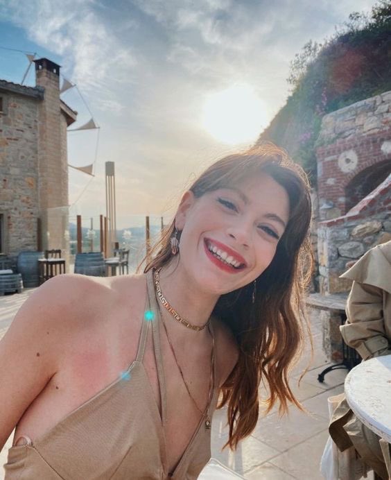 her zaman yanindayiz ve elimizden ne geliyorsa yapacagiz sen degil hak eden mesleginden olacak

 Tacizcilere RolYok