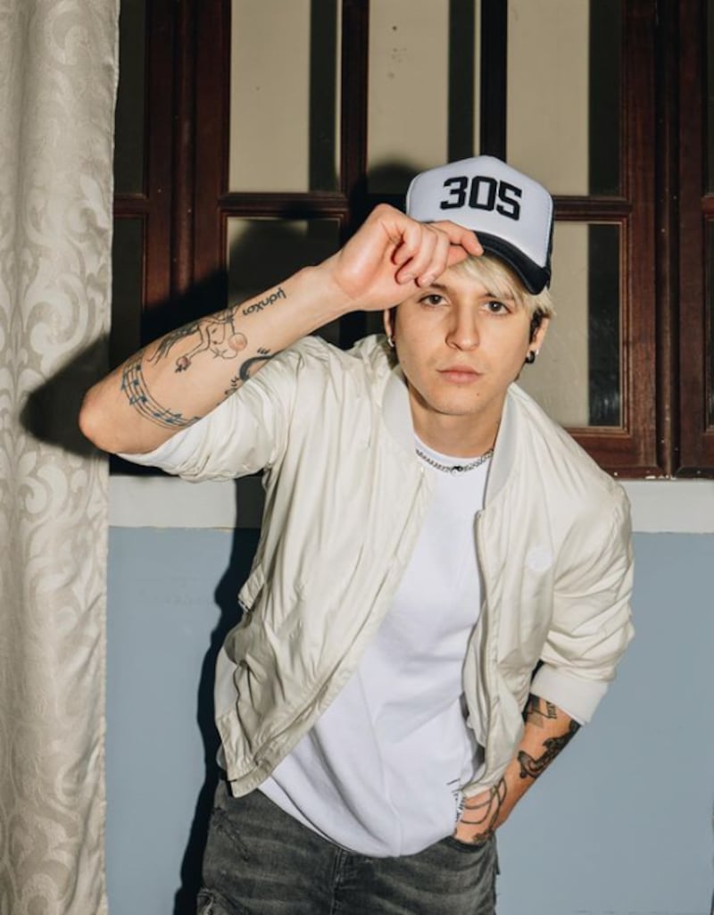 🎤✨
<a href="/christophervele/">Christopher Velez 🔺</a> ha sido elegido por el voto de nuestros seguidores como la FUTURA GRAN ESTRELLA DEL POP.

¿Tu canción favorita de él? 🤔