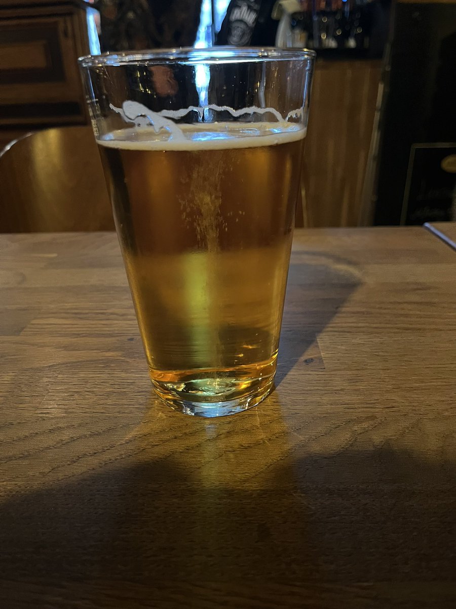 martin41205931's tweet photo. Finns det något godare än en riktigt god kall öl efter fysisk ansträngning? Jag är tveksam…
#supportyourlocalpub #lillapubenkalmar https://t.co/s8CSj2uInh