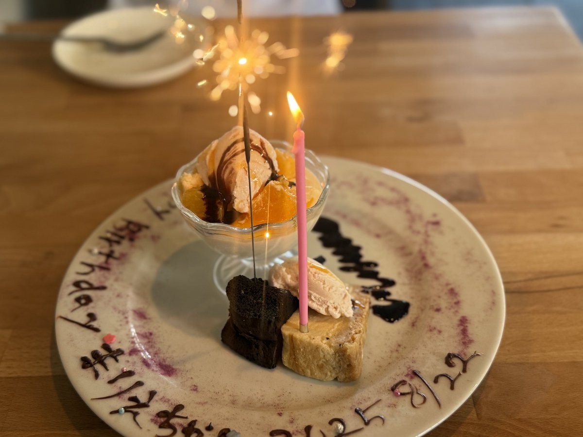 marimo7303's tweet photo. 昨日はお誕生日で
お祝いしていただいて😂✨✨🎂
いい一日でした！！
さー、また一年頑張るぞ！！☀️ https://t.co/jnWpyX3i26