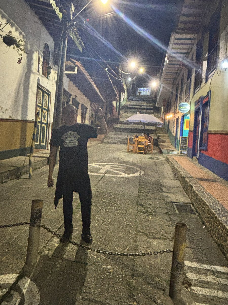 hagalau's tweet photo. ¡Y el Tour del vinilo pasó por Támesis, Antioquia! Celebramos la música y la literatura en la Feria del Libro. 

Próxima estación, 6 de septiembre… https://t.co/Haif9hDwXz
