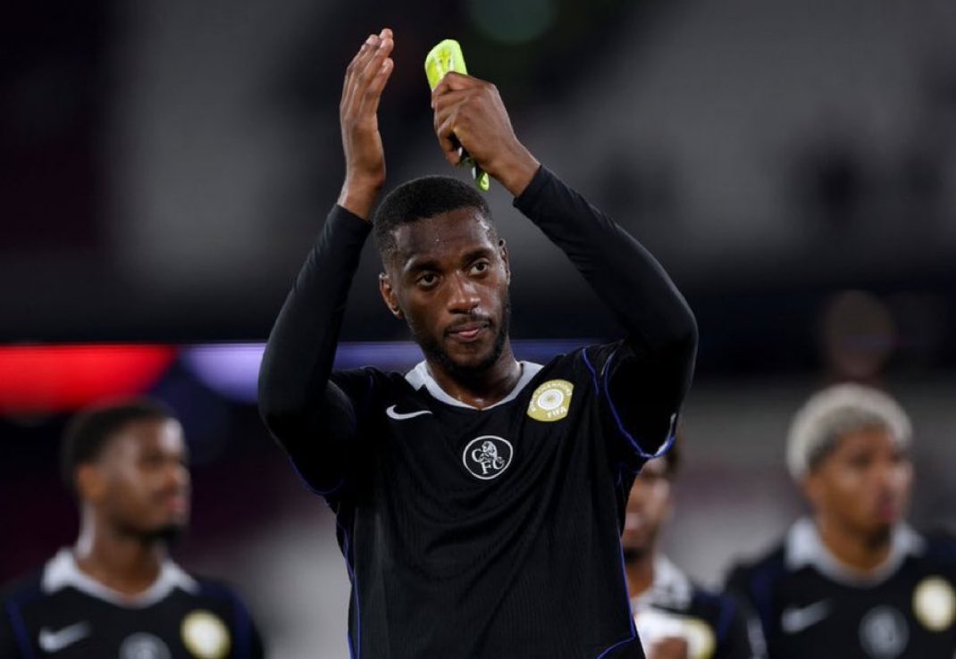 OneJoblessBoy's tweet photo. Tosin Adarabioyo’s passing range is so underrated. https://t.co/zW2mKmq6zv