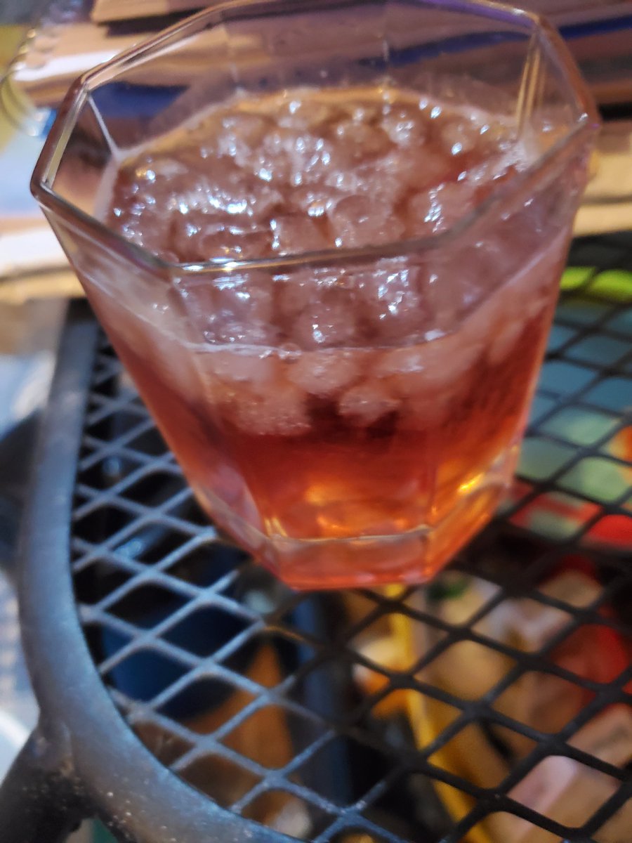 zaradann's tweet photo. @kellyclarkson what I'm liking...it's not just my favorite fish it's a great drink for a Florida afternoon of thunderstorms ... 
Red Snapper. 
(Crown, Amaretto, Cranberry.  Shaken not stirred.) https://t.co/NpW1G6YY1M
