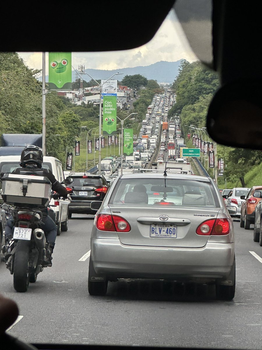 Busquen otro lado para ir a Alajuela. 
Pongan esta “pista” en arroz