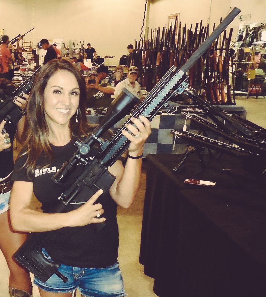 America First (@america_first0) on Twitter photo ๐๏ธ Raise your hand if this doesn't offend you. ๐๏ธ Raise your hand if this doesn't offend you.
