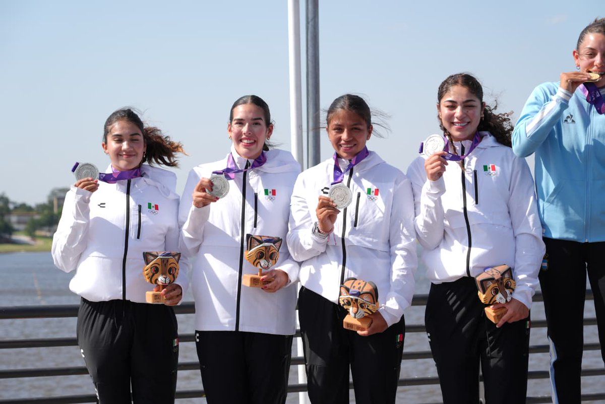 COM_Mexico's tweet photo. Una imagen dice más que mil palabras: ¡Felicidades al equipo de canotaje por la medalla de plata!

#TodosSomosOlímpicos #ASU2025 #SonyAlpha #SonyAlphaMexico #SonyPROSupport https://t.co/L0T4kLPuTl