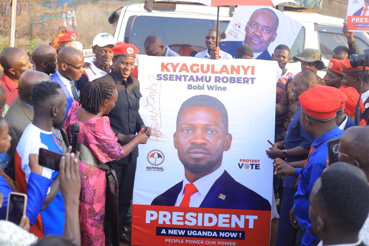 BuwemboHabib's tweet photo. Today, we have been invited by the @NUP_Ug leaders of Busiro East, led by the area MP Medard Lubega Ssegona. 

We have officially commissioned the party office and requested candidates vying for the party flag to avoid petty fights but work as a team. 
#ANewUgandaNow
#Kunga https://t.co/ObS0ngz54C