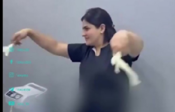 NezerAz's tweet image. Əməliyyat zamanı çılpaq görüntüləri yayılan pasiyent: &apos;Məni bütün ölkəyə biabır etdilər
#Azərbaycan #Pasiyent #Şikayət
🔗 Ətraflı linkdə 👉 nezer.media/em%c9%99liyyat…