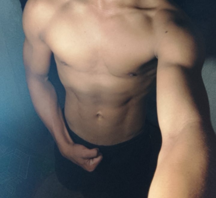 rayjuan3030's tweet photo. Yummy crim student... https://t.co/eIOIl4v7ZB