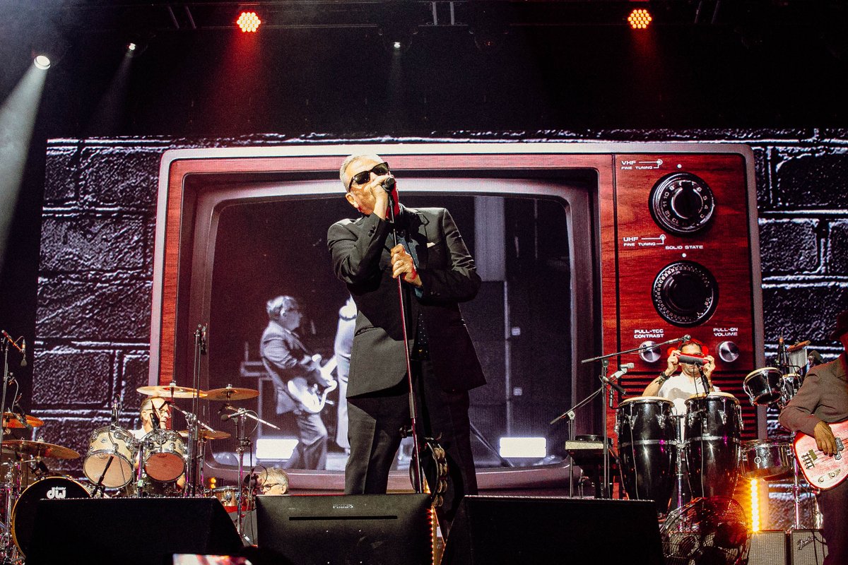 Victorious Festival tweet media