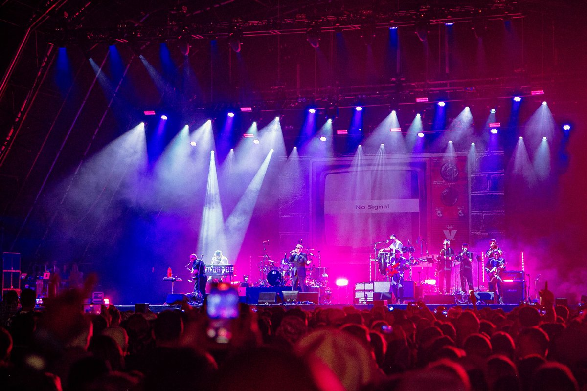 Victorious Festival tweet media