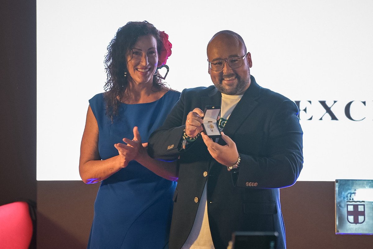 🎡 El cómico e influencer Vicente Martínez reivindica el “orgullo de ser almeriense” en el Pregón de una Feria divertida, amable e inclusiva
 
🙌 La alcaldesa, <a href="/Mar_del_MarVaz/">María del Mar Vázquez</a>, apela al compromiso de toda la ciudadanía para “disfrutar de las Fiestas con responsabilidad y respeto”