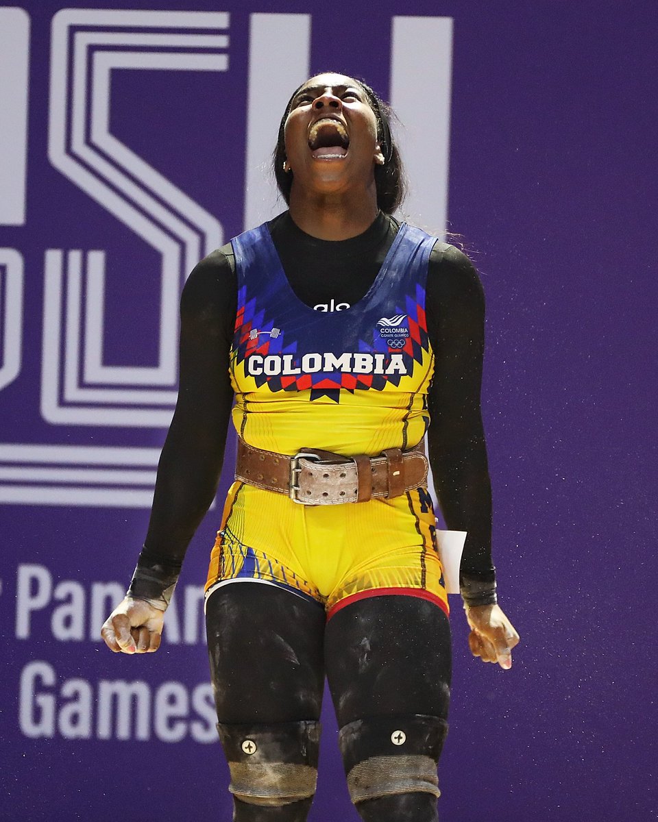 ¿BUSCAN PROMESA EN PESAS? Anote el nombre de María Fernanda Mena Mosquera. Antioqueña. 20 años. 77 kilos. Y ganadora de la medalla de oro en los Juegos Panamericanos Junior #ASU2025, venciendo con el último aliento a EU. Un futuro que merece 🧵, el último de los Juegos. ¡VAMOS!