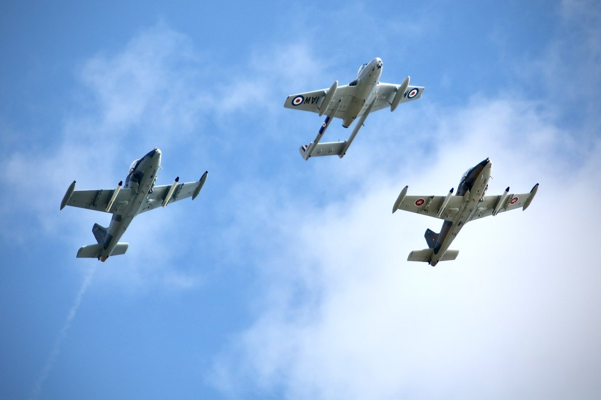 You caught me out today. Straight over my head 🤣 
Great formation flying. 

#avgeek
#aviationphotography 
#strikemaster 
#vampire