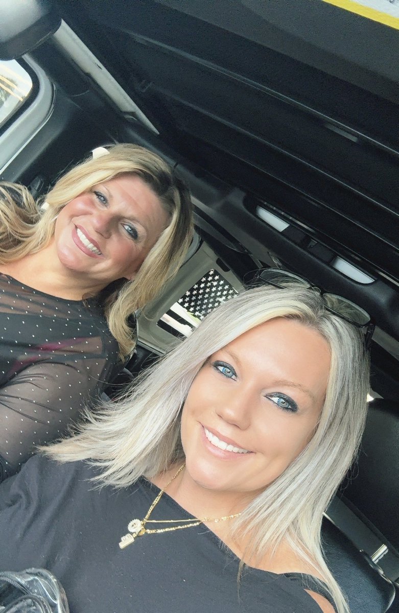 farrah_racquel's tweet photo. Road trippin to another @ThisIsRobThomas concert! #indy 💃🏼 https://t.co/kfEo0f77yf