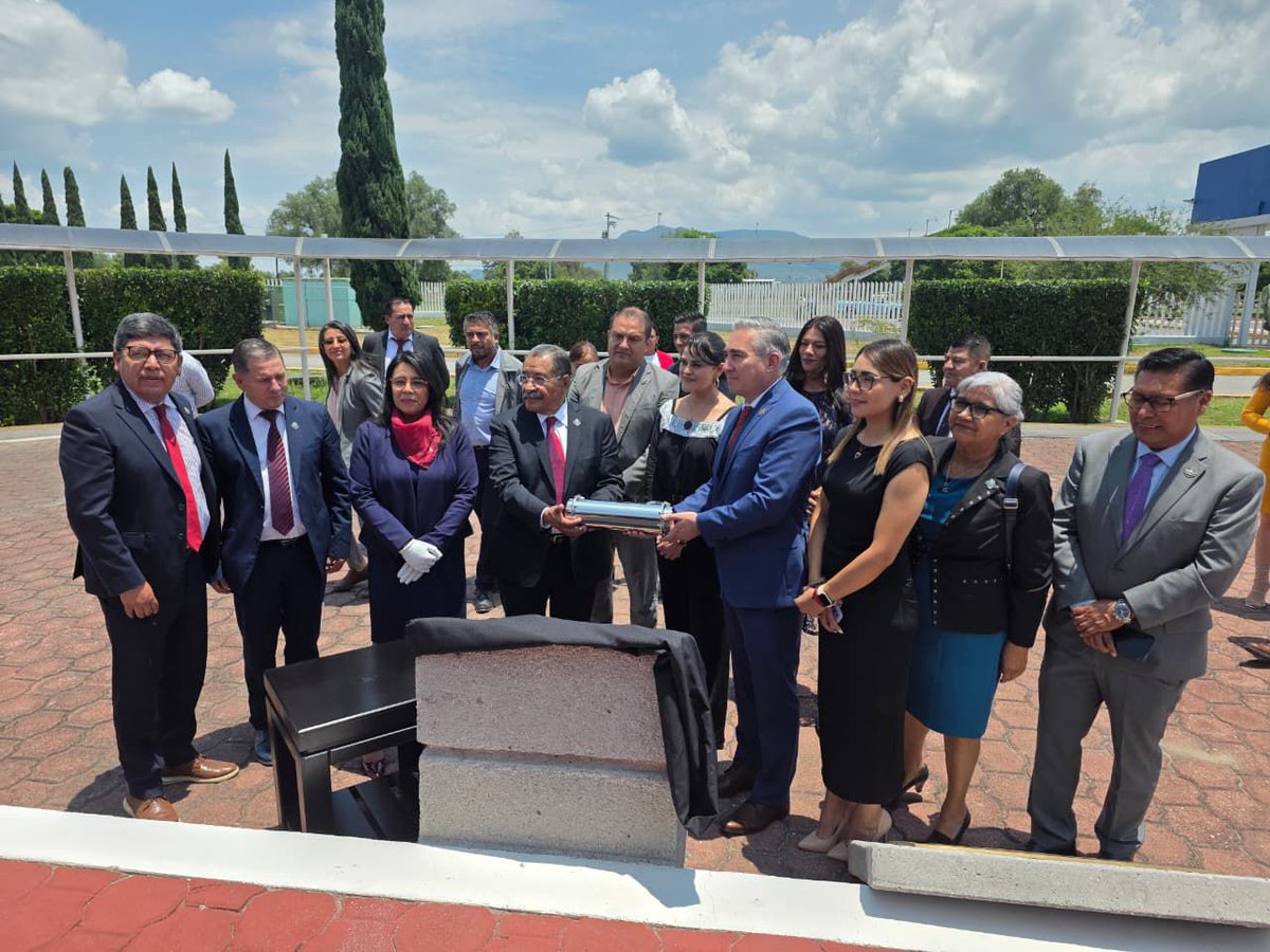 🎓 El Instituto Tecnológico Superior del Occidente del Estado de Hidalgo celebró su 25 aniversario con una ceremonia cívica y cultural en la que se reconoció a personal académico, investigadores y estudiantes destacados, reafirmando su compromiso con la excelencia educativa y el