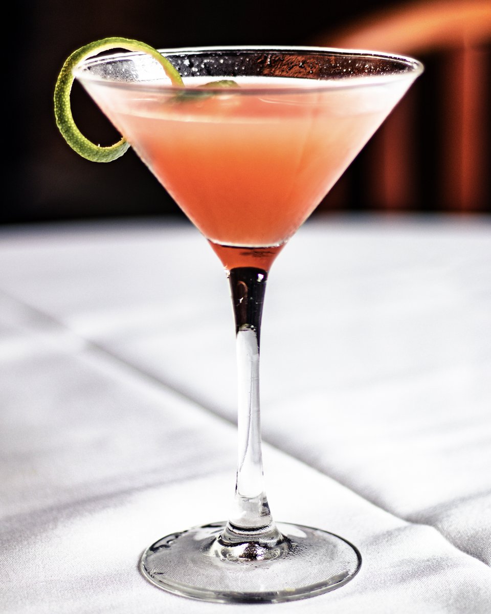 Whatever you’re raising a glass to—back-to-school, a big win, or simply being in good company—Magnolias has your seat (and your cocktail) ready. 🍸