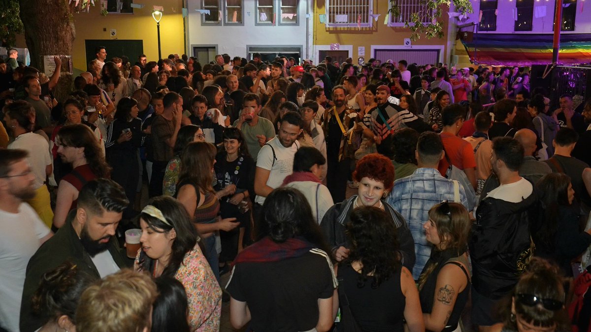 TIC-Servizo de Audiovisuais (@sdeaudiovisuais) on Twitter photo 🎶 A Deputada de Turismo, <a href="/Pilideantas/">Pilar García Porto</a>, participa no Festival Agrocuir da Ulloa, que se celebra esta fin de semana no <a href="/ConcelloM/">CONCELLO MONTERROSO</a>.
🤝 A <a href="/depulugo/">Deputación de Lugo</a> apoia esta cita, que reivindica a diversidade sexual e o noso rural. 🎶 A Deputada de Turismo, <a href="/Pilideantas/">Pilar García Porto</a>, participa no Festival Agrocuir da Ulloa, que se celebra esta fin de semana no <a href="/ConcelloM/">CONCELLO MONTERROSO</a>.
🤝 A <a href="/depulugo/">Deputación de Lugo</a> apoia esta cita, que reivindica a diversidade sexual e o noso rural.