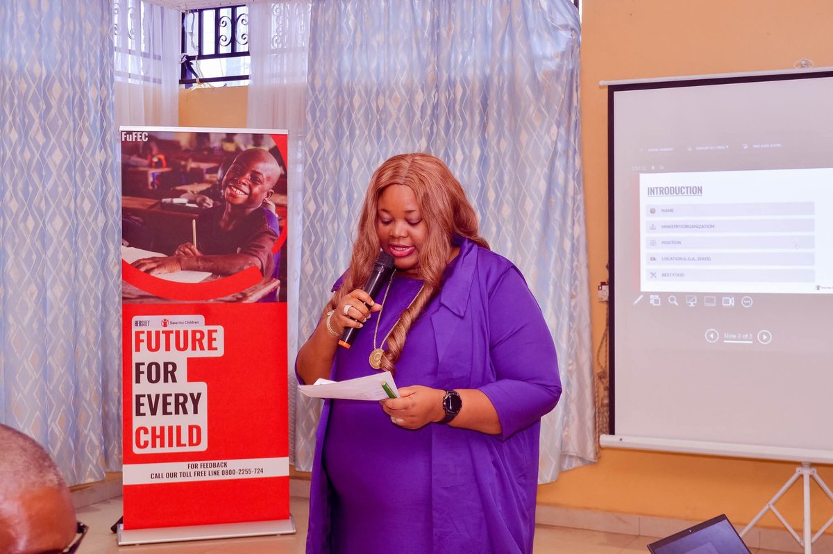 AdeyemiPau78925's tweet photo. Here i present to you a Leader 
Mother 
Teacher 
Optimist 
Intellectual gigantic women 
Commissioner like no other 
A woman with a listening hair
@Seunosamaye @OlusolaJoseph17 @ThePrinceNGR @Ogundowole1851 https://t.co/SPDHja5bMo