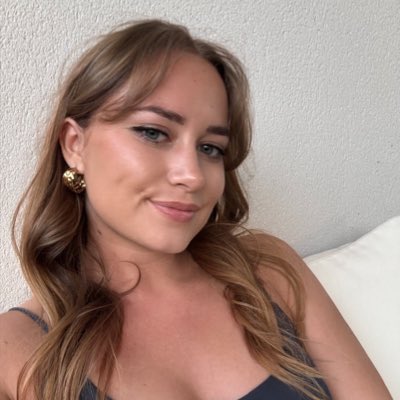 vickyhermelin's tweet photo. #NouvellePhotoDeProfil https://t.co/rYD2F2VPOu