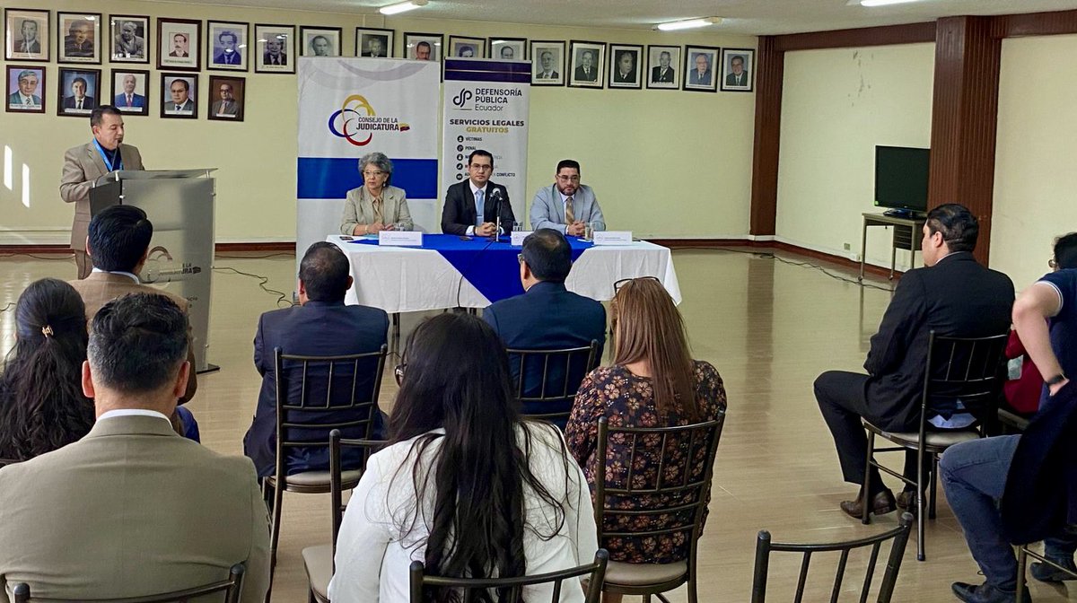 ⚖️ La Dra. Beatriz Arellano, presidenta de la <a href="/CorteChimborazo/">Corte Provincial de Justicia de Chimborazo</a> participó en la inauguración de la oficina de la <a href="/DefPublicaEC/">Defensoría Pública del Ecuador</a> en #Riobamba.

Señaló que este espacio constituye una garantía de defensa legal gratuita y técnica, fortaleciendo la protección de los #DerechosHumanos