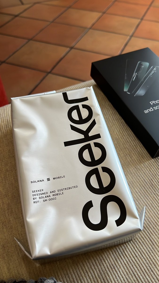 I'm using this #Seeker, and I'm pleasantly surprised. Coming from a total iPhone maximalist

It's nice to use as a second phone