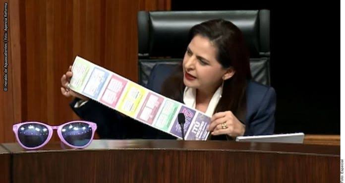 “Ezdeke si tienen pruebas de un delito, preséntenlas”, dicen los aplaudidores.

Y luego éstas garrapatas son lo que pasa cuando se tienen pruebas y se presentan: