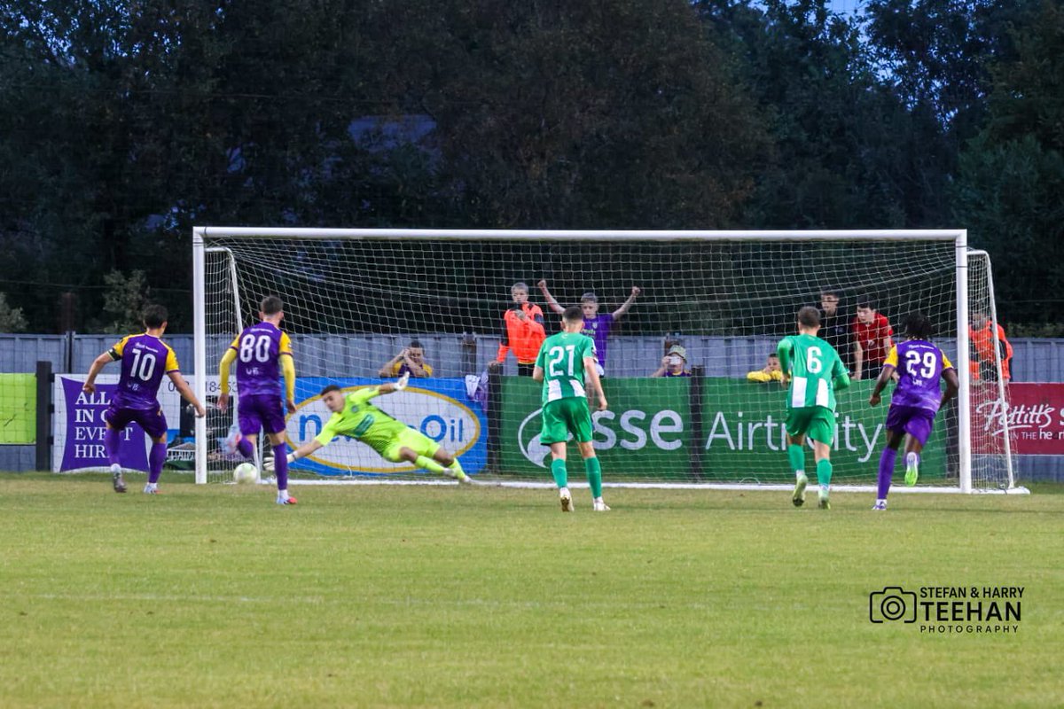 BrayWanderers's tweet photo. 𝐒𝐮𝐩𝐞𝐫 𝐊𝐞𝐞𝐩𝐞𝐫 🧤

It’s now 1️⃣0️⃣ League clean sheets in the 2025 season for Jimmy Corcoran after his shut out tonight including a superb penalty save ❌

📸 Stefan and Harry Teehan https://t.co/4BirNWxbPc
