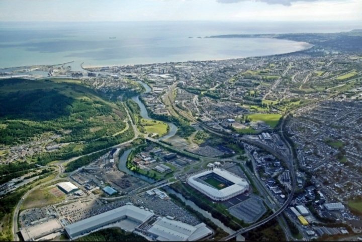 Jack049's tweet photo. @DanielOwens1979 ....plenty more for you to see...#Swans #Swansea #Gower #LanglandBay #ThreeCliffsBay #RhossiliBay enjoy your stay....safe journey home. https://t.co/0KVlLAYa0H