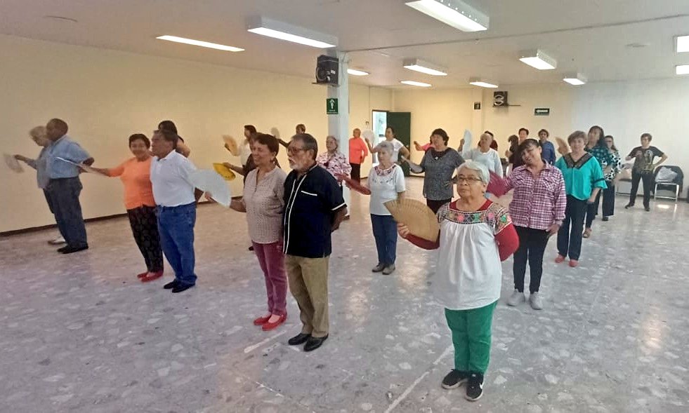 IMSSedomexote's tweet photo. En #IMSSEdomexOriente nos interesa también tu bienestar social, acude a nuestra iniciación artística con clase de baile de salón 💃🏻 en nuestro Centro de Seguridad Social #Chalco. ¡Te esperamos! https://t.co/2m2H7Gu1c2
