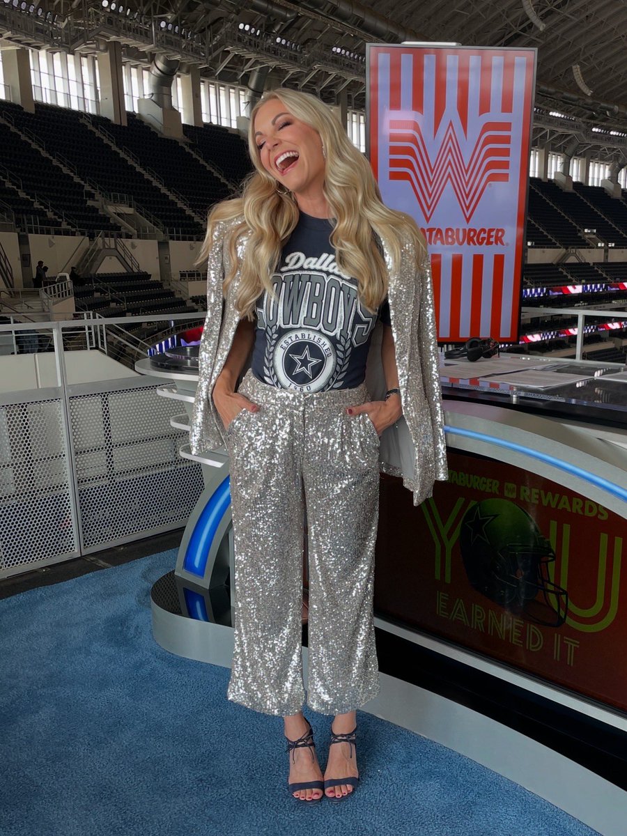 ShaundaMusick's tweet photo. Let’s have a game, shall we?! 🏈🏈

#CowboysNation #DallasCowboys #AmericasTeam #WeDemBoyz #NFL #Football #Host #Emcee #MC #Announcer #MicLife #ATLvsDAL #OOTD https://t.co/1NdXlrj584