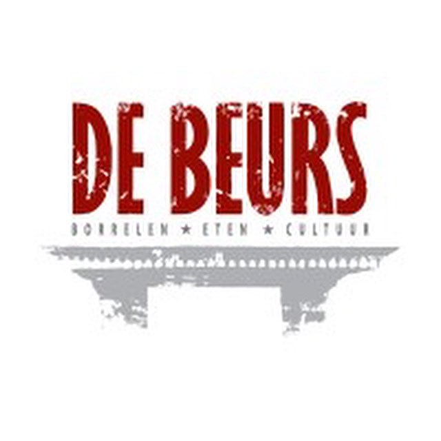 Security_2_All's tweet photo. @work bij @deBeursTiel 

De Beurs Beneden.. Kom je een drankje doen en een dansje?

#deBeurs #benedenzaal  #security #dansje #Tiel #debeurstiel #dj #ikbenerbij https://t.co/av54J1xjY7